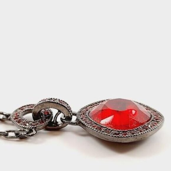 GIVENCHY Signed Ruby Red Crystal Pendant Silvertone Necklace Vintage 16" - Picture 8 of 16
